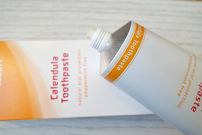 Weleda Calendula toothpaste - texture